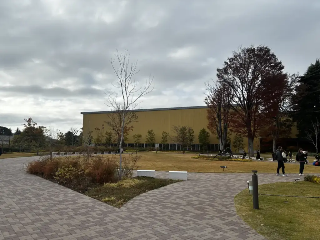 ワーナーブラザーズスタジオツアー前の庭園