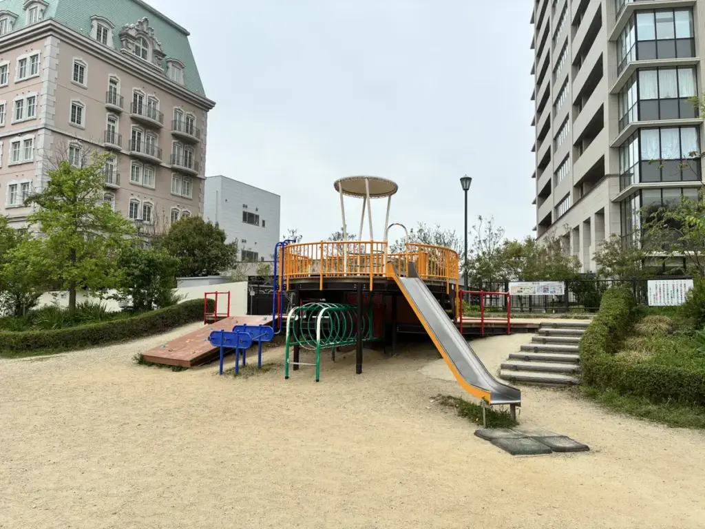 花のみちさくら橋公園遊具