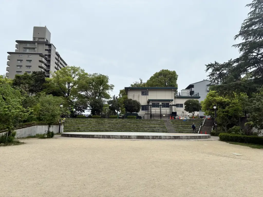 花のみちさくら橋公園広場
