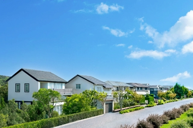 綺麗な青空と住宅地