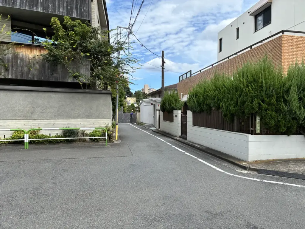 西片公園から法眞寺へのルート。