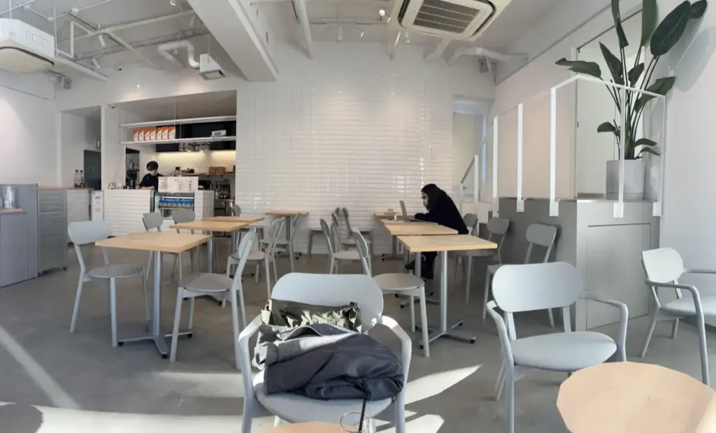 JMT CAFE DAIKANYAMA店内