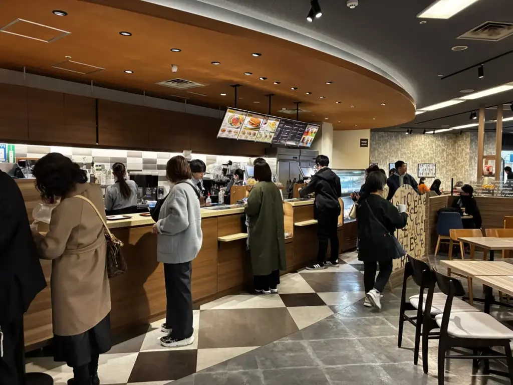 カフェ・ド・クリエ グラン サンシャイン通り店。注文カウンター